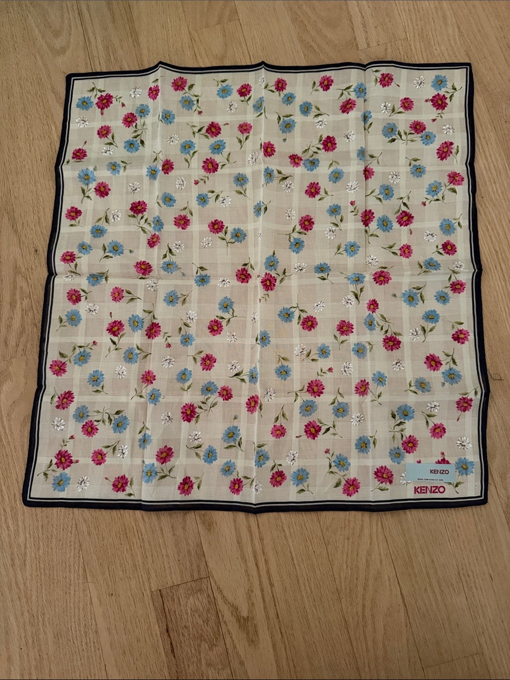 Vintage Kenzo Scarf 18”x17.5”